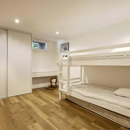 Vakantiehuis Maison Avec Jardin Et Terrasses, A 10 Min De La Plage, 6 Ch, 12 Pers, Wifi, Proche Commerces